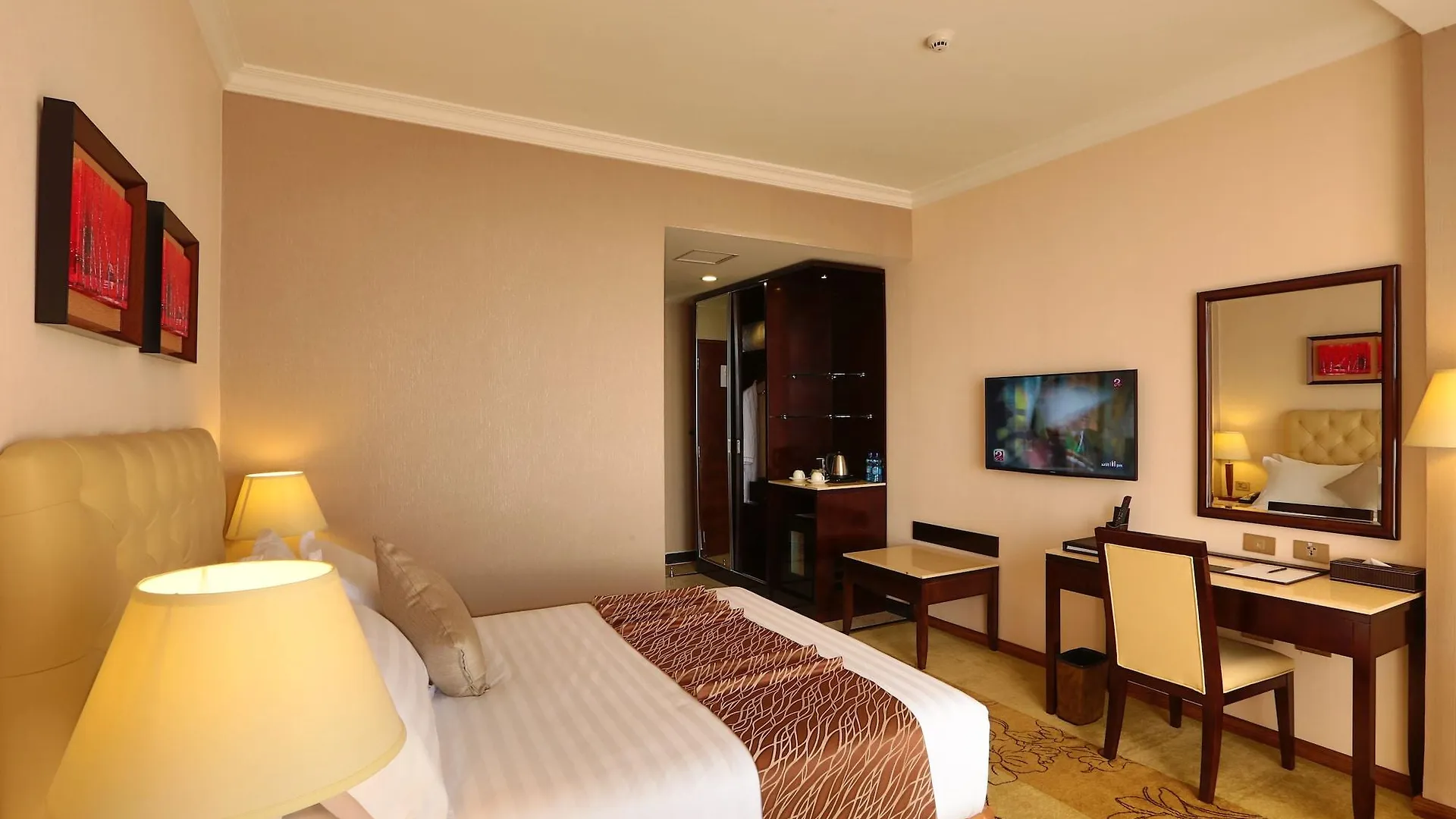 Getfam Hotel Addis Ababa 5*,